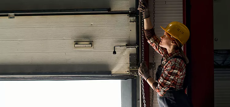 Addressing Common Garage Door Stoppage Issues in Evergreen Park, IL